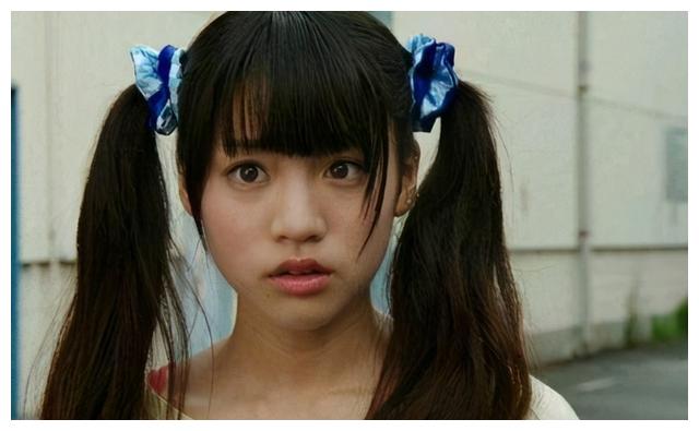 首先要说的就是假面骑士kabuto的女主日下部煦,她的真实身份是水异虫