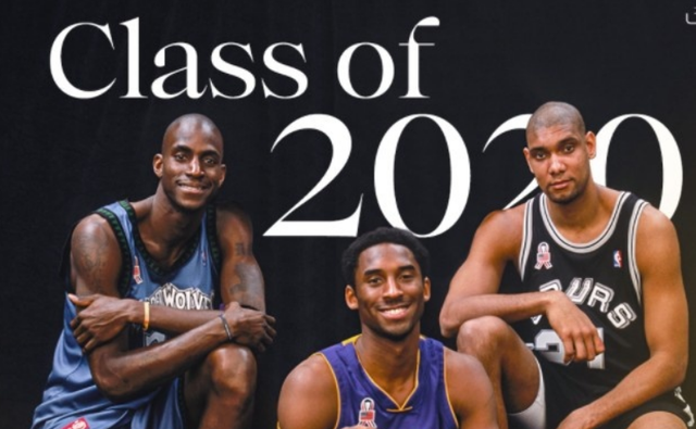 名人堂大合影,科比18岁女儿代替曼巴站c位,瓦妮莎为她披上夹克