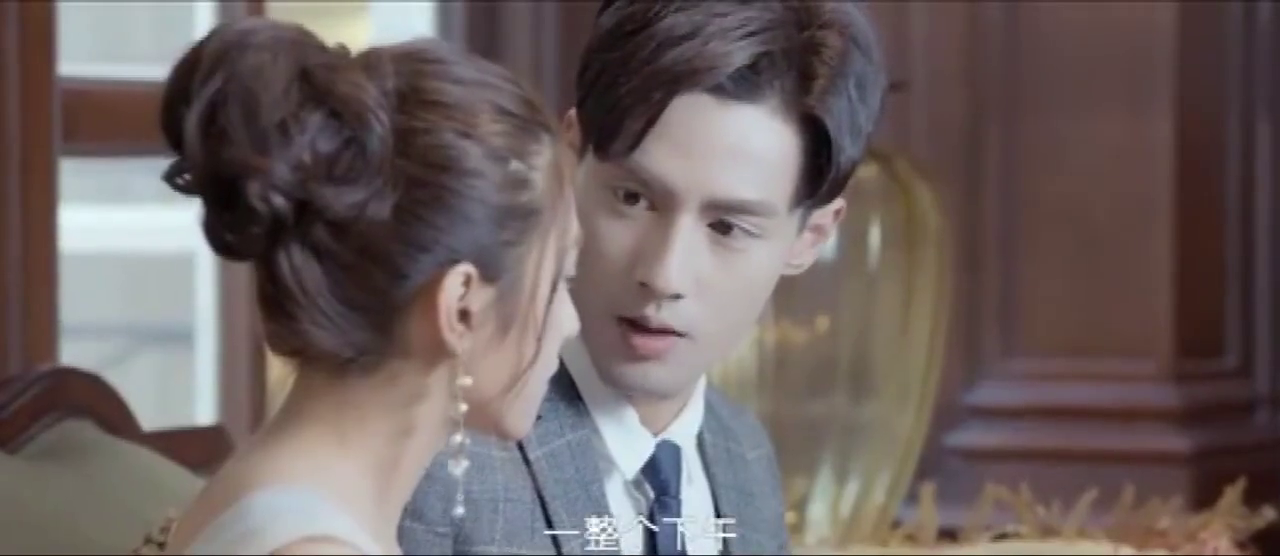 时小念小脚丫受伤了宫欧心疼坏了