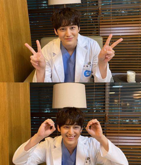 真的是越来越帅金泛公开小卷毛的照片令人期待