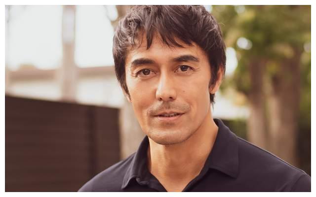 帅气大叔阿部宽不倒的前浪火了三个世代的粉丝收割机