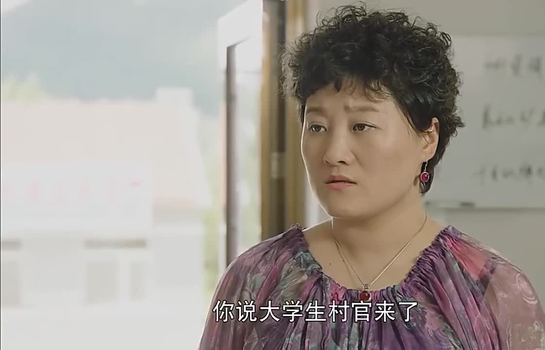 谢大脚有些神经兮兮,王云整天都忧心忡忡,怕她想不开寻了短见