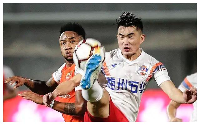 引援目标25岁以下,两国脚无缘加盟大连人,97实德三少成候选?