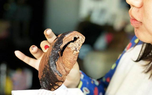 食品也有网红:它脏出了名 13元买一块 有人排队几小时!休闲区蓝鸢梦想 - Www.slyday.coM 食品也有网红:它脏出了名 13元买一块 有人排队几小时!休闲区蓝鸢梦想 - Www.slyday.coM