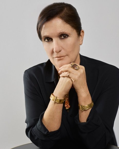 经典永不褪色，传奇续写。FENDI法棍包自问世便定义腋下包风潮