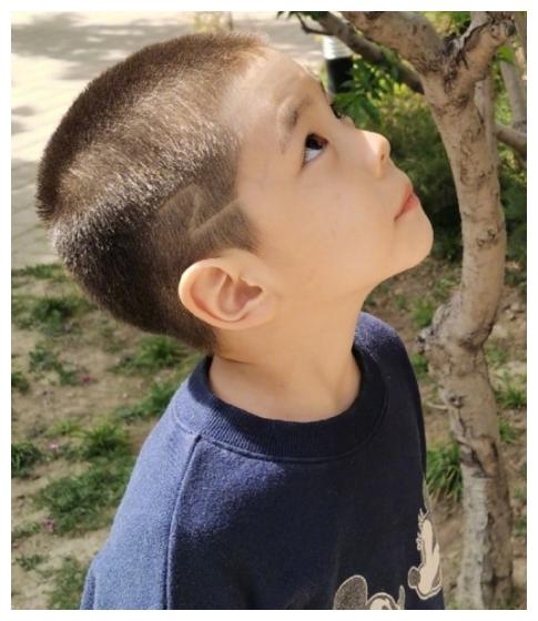 杜江基因太强大相差28岁父子俩长得一模一样剃寸头硬朗帅气