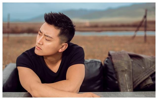 与罗布桑珠在格萨尔王城邂逅圣洁家园