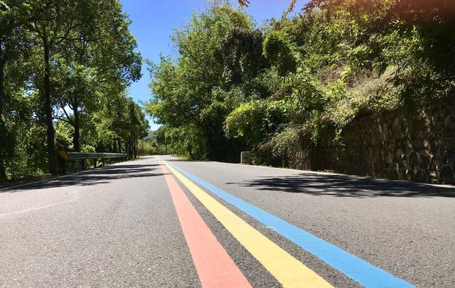 江苏有个最适合自驾的公路,被当地人称为彩虹公路,你去过吗休闲区蓝鸢梦想 - Www.slyday.coM 江苏有个最适合自驾的公路,被当地人称为彩虹公路,你去过吗休闲区蓝鸢梦想 - Www.slyday.coM