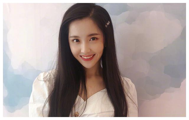 王艺瑾被称翻版杨幂旧照流出却发生大反转女神以前就这样