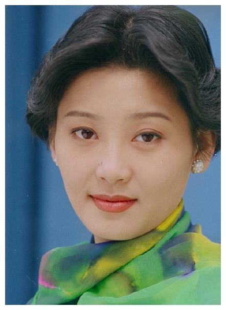 章子怡的长相一直都没变,而年轻时的史可,是真的飒啊