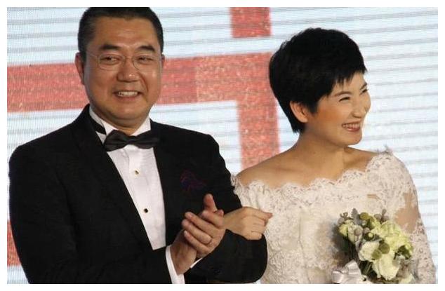 1998年,30岁"大棍子"董勇,只剩下10元钱,靠"香妃"养一个月