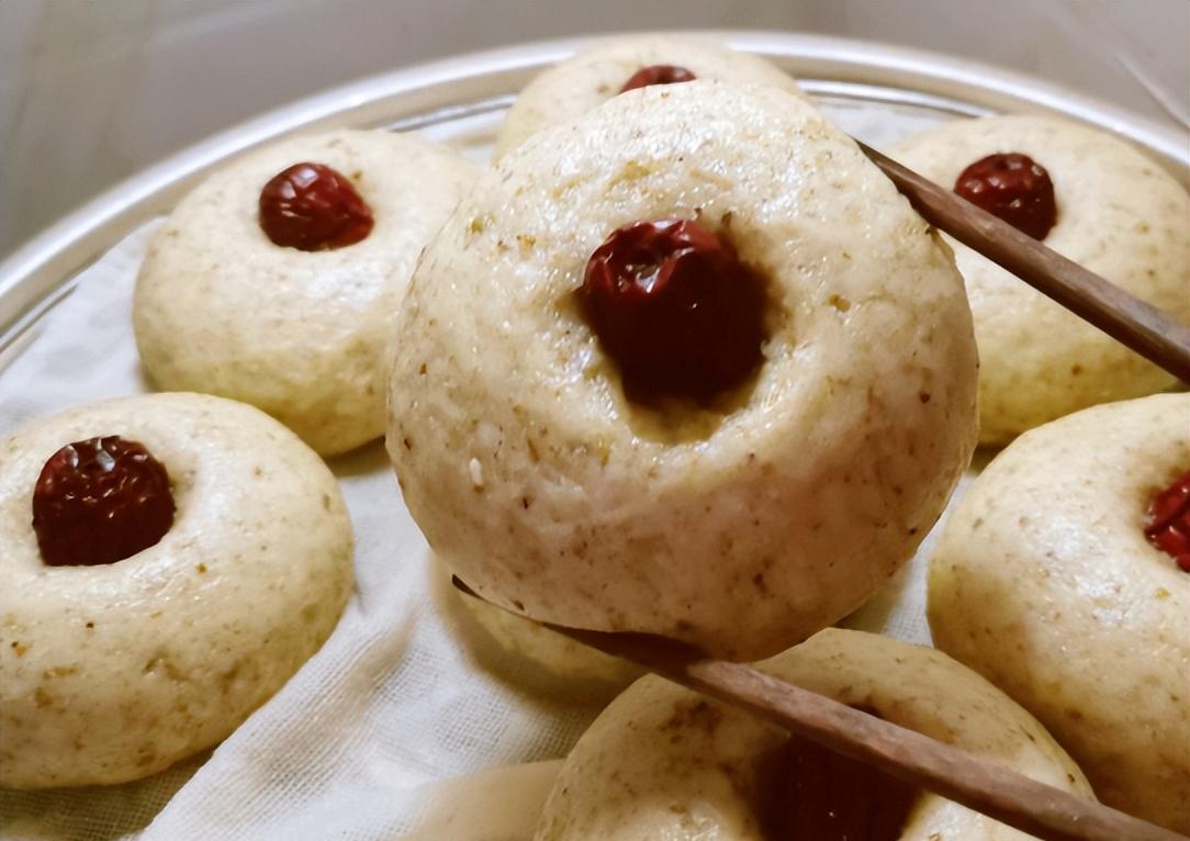 喷香四溢的红枣馒头孩子喜欢一口下去松软绵密