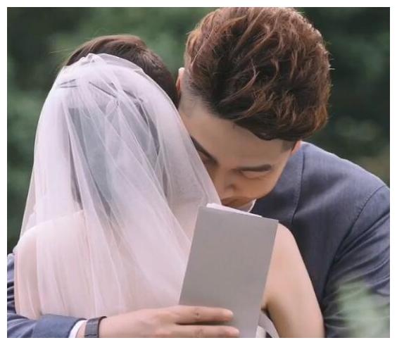 在结婚那天沈涛也是开心的成了泪人,娶到自己心仪的女人,恐怕没有什么
