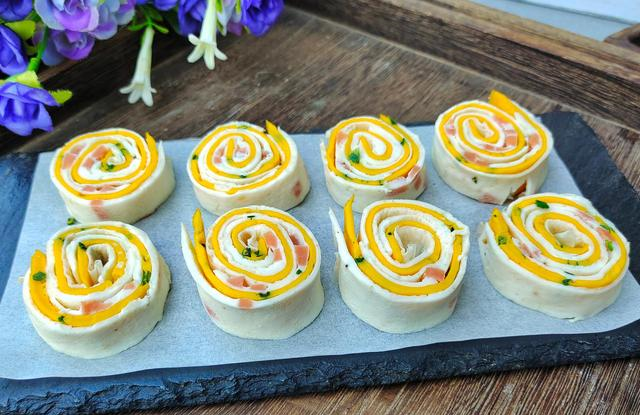 教你用鸡蛋做别致的双色卷,家里有孩子的快学,秒变妈妈的拿手菜|双色