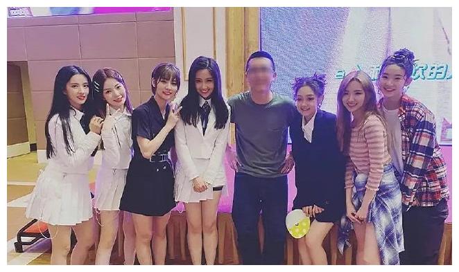 硬糖少女303合照曝光赵粤张艺凡对镜甜笑比v生图状态超能打