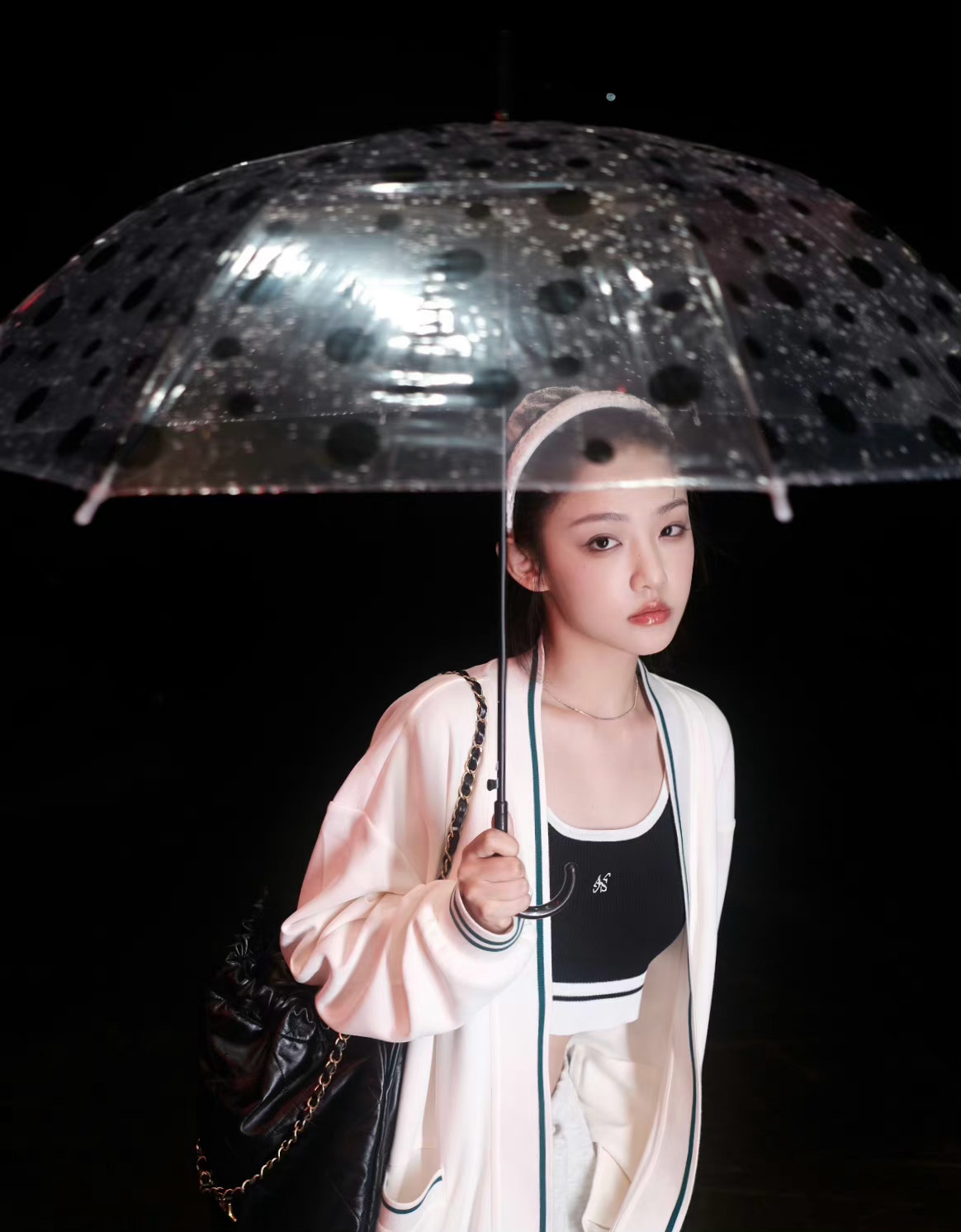 吴佳怡最新随拍休闲运动装时尚舒适自带清冷氛围感