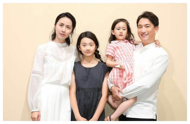 曾被曝插足黄磊婚姻,嫁亿万富豪却分居9年,刘若英还是不幸福?