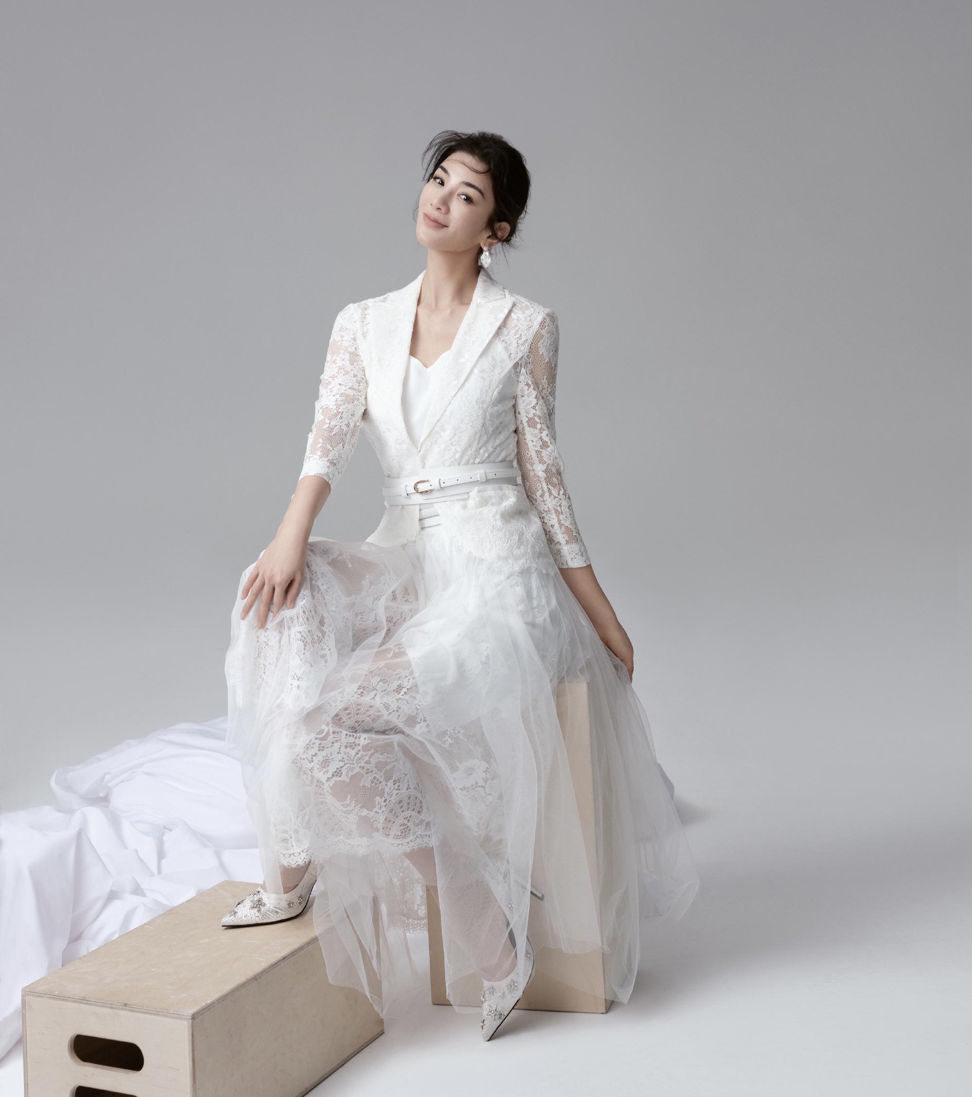 黄奕婚姻失败后终露笑颜,女儿给她化妆,还支持她上恋爱节目