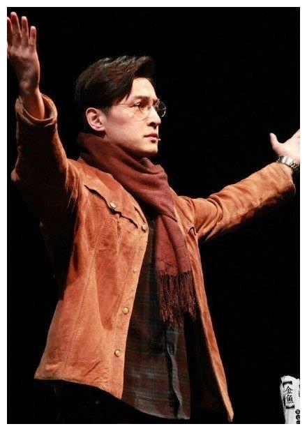 他是胡歌 他生病了,在这编号为五号《如梦之梦》