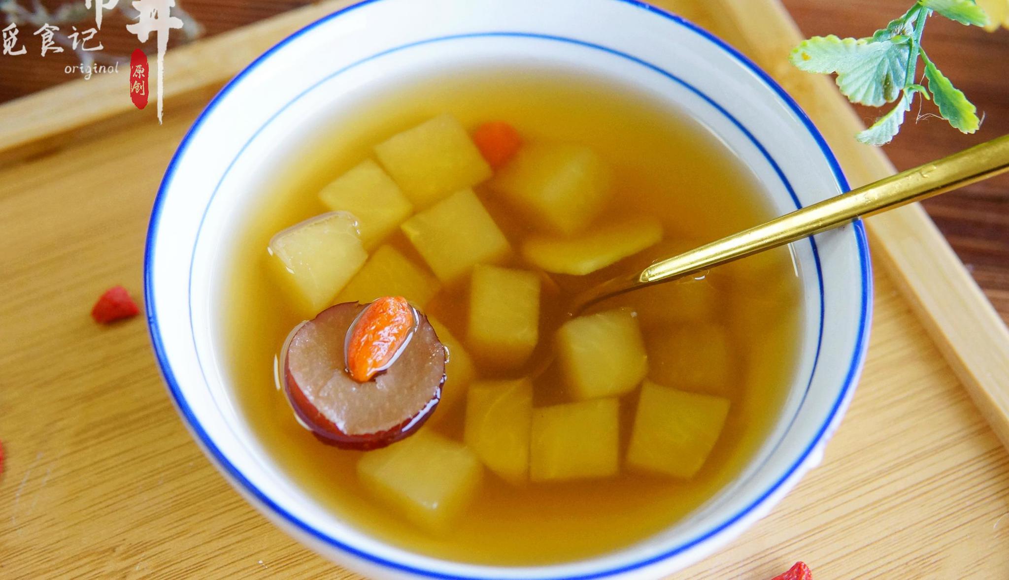 春天用苹果和红枣一起煮我家每周喝几回好多人不知道有啥用