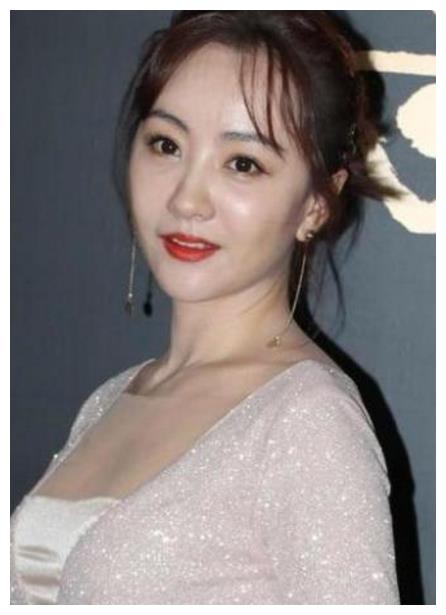 杨蓉近照颜值翻车看到她生图下的长相这才是39岁该有的脸