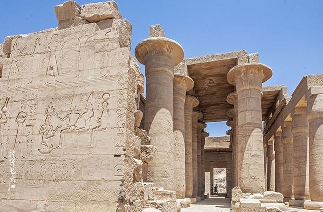 埃及最伟大的法老拉美西斯二世的陵庙拉美西斯神庙