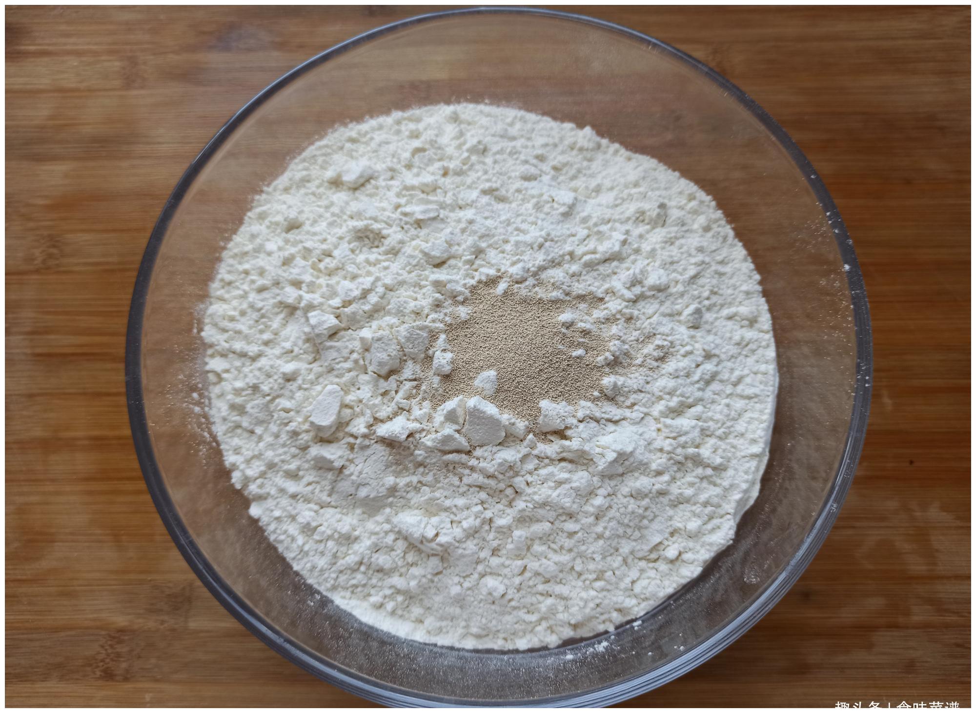 早餐别再出去买了,一碗面粉一把花生,做法超简单,出锅醇香美味