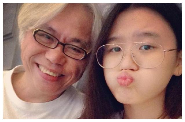 有一种"爷孙恋"叫李坤城,自己始终如一,老婆林靖恩却判若两人