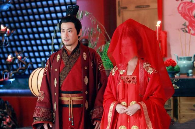 结婚一事,很多人认为,当杨过回到绝情谷时,公孙止与小龙女已经拜了堂