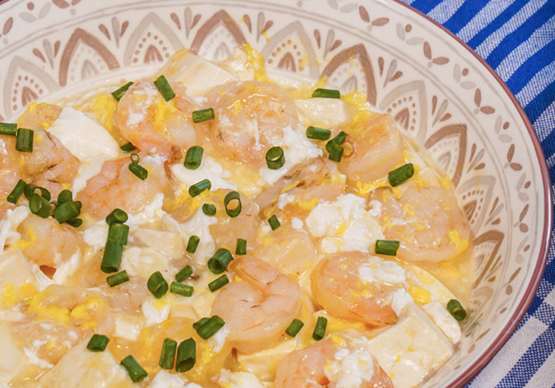 滑蛋虾仁豆腐,一看就会,一做就废的家常菜