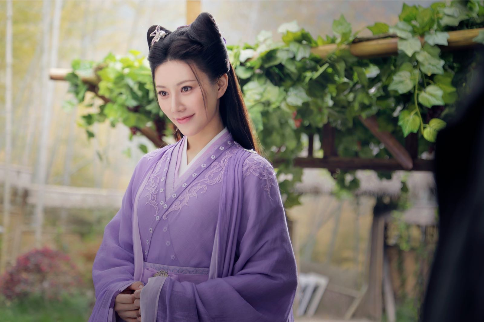 侯梦瑶《琉璃》魅萌上线 紫狐抢亲"外强内怂"