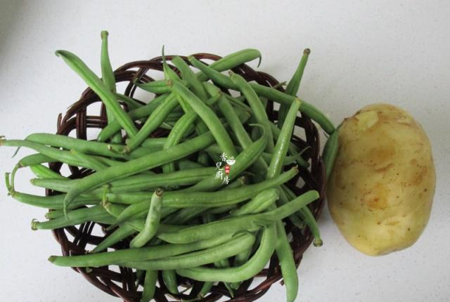 刀豆和它搭配一起虽为素菜胜过荤肉入味鲜美家常下饭