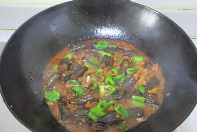 茄子用手板最好吃，这样做软糯鲜美又下饭，常吃还能防衰老！休闲区蓝鸢梦想 - Www.slyday.coM