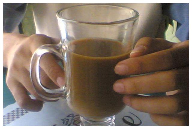 经常空腹喝咖啡究竟是伤胃还是养胃很多人想错了今天告诉你