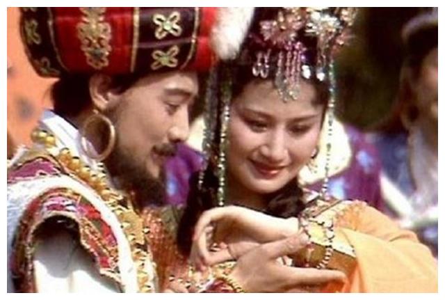 当然,詹萍萍最为知名的角色还是金圣宫娘娘.