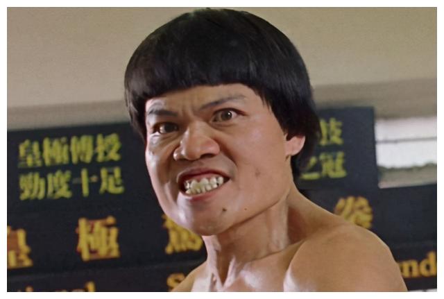 他是香港丑星身家上亿被妻子挥霍一空如今的他过得怎样