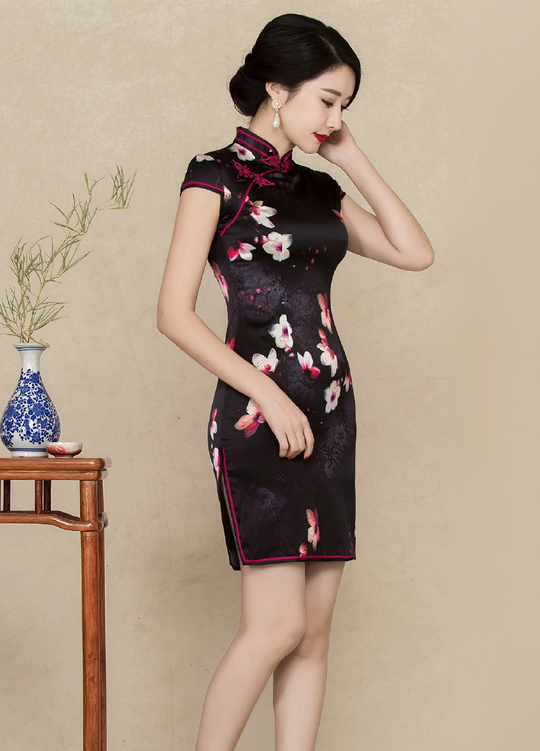 深色短款真丝旗袍裙端庄又时尚穿出饱满好身材