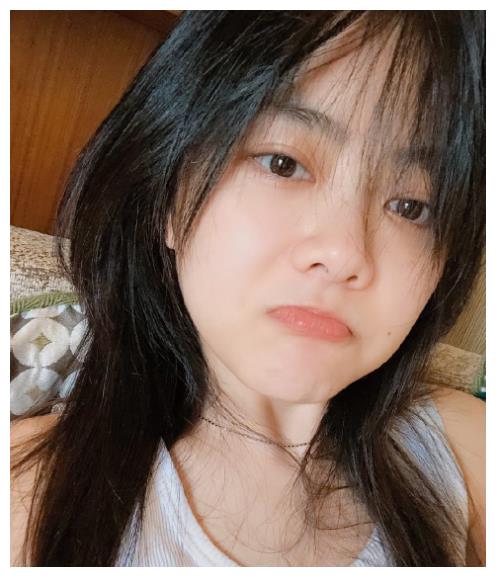 谭松韵素颜照被网友疯传看清她的真实模样后30岁认真的