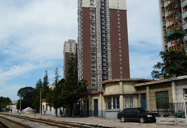 如今,胥各庄站每天有两趟客车,那是铁路职工的通勤车,不对外售票.