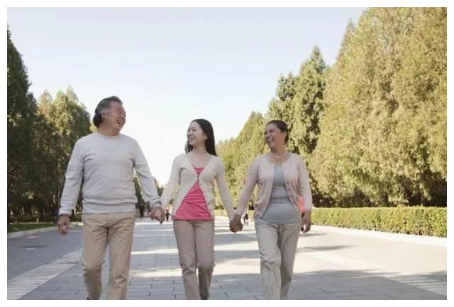 长期散步真的有利于身体健康吗?散步时,这4点要记牢,了解一下休闲区蓝鸢梦想 - Www.slyday.coM 长期散步真的有利于身体健康吗?散步时,这4点要记牢,了解一下休闲区蓝鸢梦想 - Www.slyday.coM