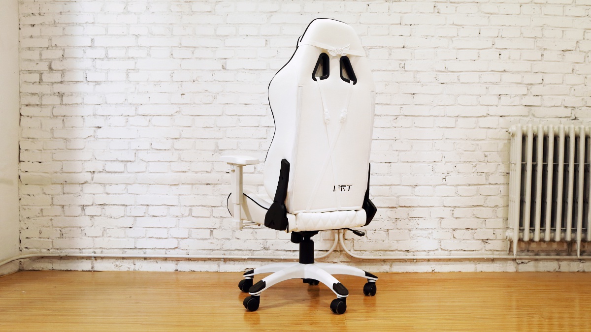 黑白熊猫色阿卡丁加州系列白色电竞椅图赏简评