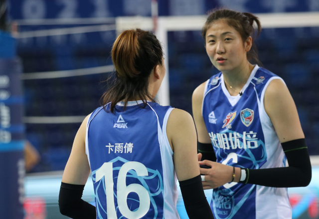 高意现身上海女排训练场!国家队训练收获颇多,将助新东家晋级