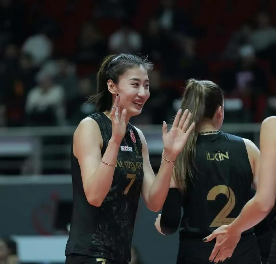 加拉塔萨雷险胜对手，王媛媛拿6分！李盈莹回复：签约仍在走流程