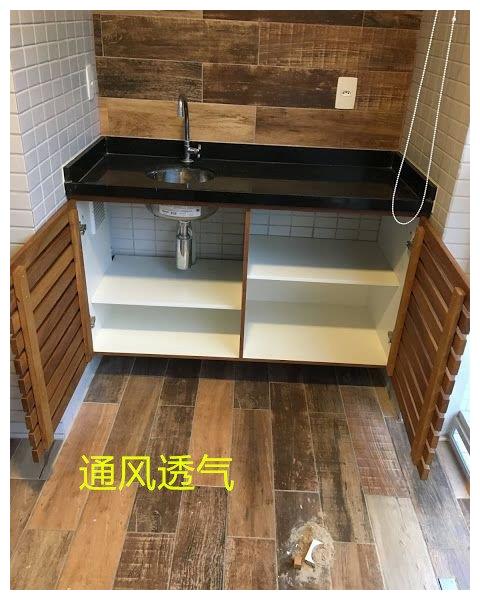 水槽台不如这样装 下方打柜装木格栅门 通风换气又能多用10年 柜门 栅门 水槽 新浪新闻 水槽台不如这样装 下方打柜装木格栅门 通风换气又能多用10年 柜门 栅门 水槽 新浪新闻