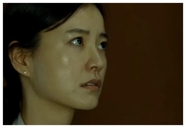 釜山行中值得深思的细节火车上第一个丧尸是如何被感染的