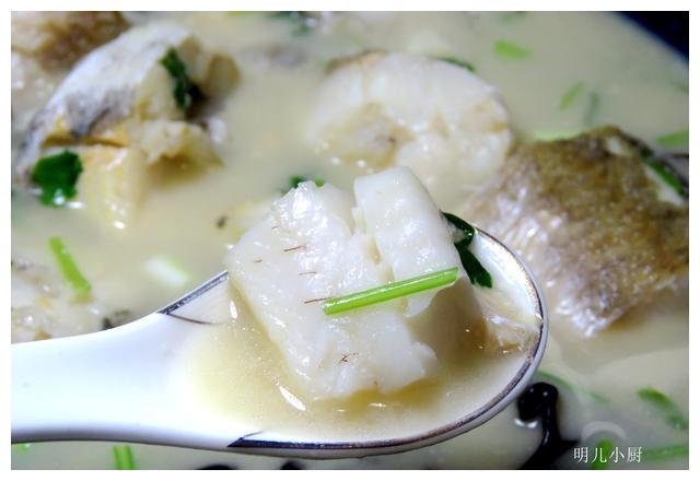 不起眼的鱼,这样炖汤鲜肉肥滋补身体,10块钱炖一锅,比骨头汤好