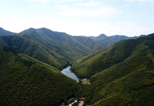 江苏有个最适合自驾的公路,被当地人称为彩虹公路,你去过吗休闲区蓝鸢梦想 - Www.slyday.coM 江苏有个最适合自驾的公路,被当地人称为彩虹公路,你去过吗休闲区蓝鸢梦想 - Www.slyday.coM