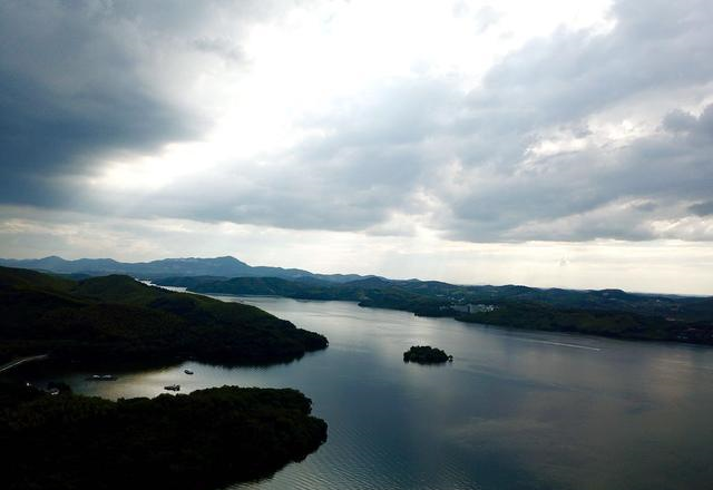 江苏有个最适合自驾的公路,被当地人称为彩虹公路,你去过吗休闲区蓝鸢梦想 - Www.slyday.coM 江苏有个最适合自驾的公路,被当地人称为彩虹公路,你去过吗休闲区蓝鸢梦想 - Www.slyday.coM