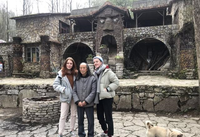 贵州有个80岁的老人，花了20年时间，建成了中国版的“白庙”休闲区蓝鸢梦想 - Www.slyday.coM