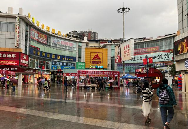距成都80公里,有个160万人口的大县城,最繁华的街道也叫春熙路|仁寿